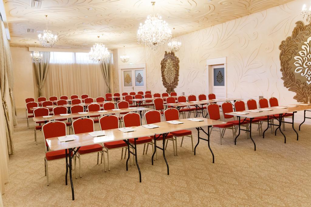 Little Texas Iasi Hotel Екстериор снимка