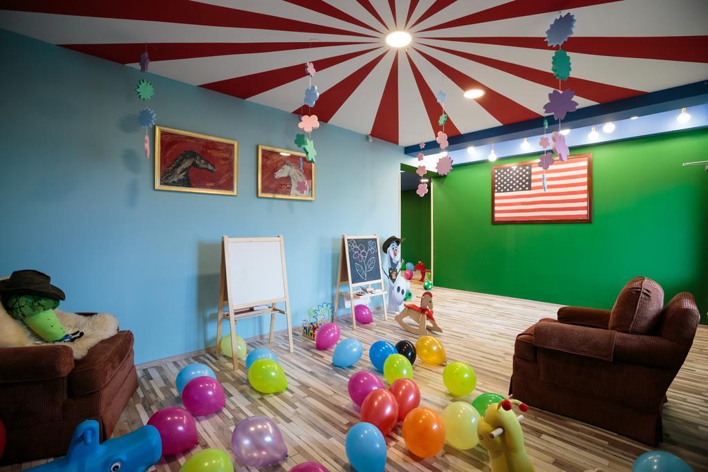 Little Texas Iasi Hotel Екстериор снимка