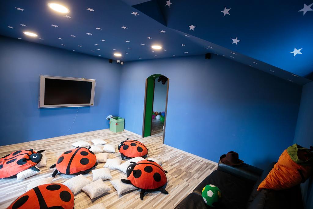 Little Texas Iasi Hotel Екстериор снимка