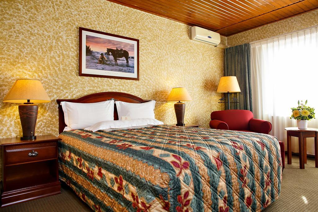 Little Texas Iasi Hotel Екстериор снимка