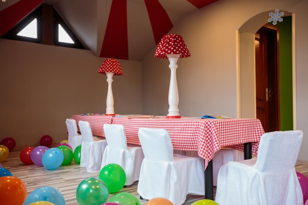 Little Texas Iasi Hotel Екстериор снимка