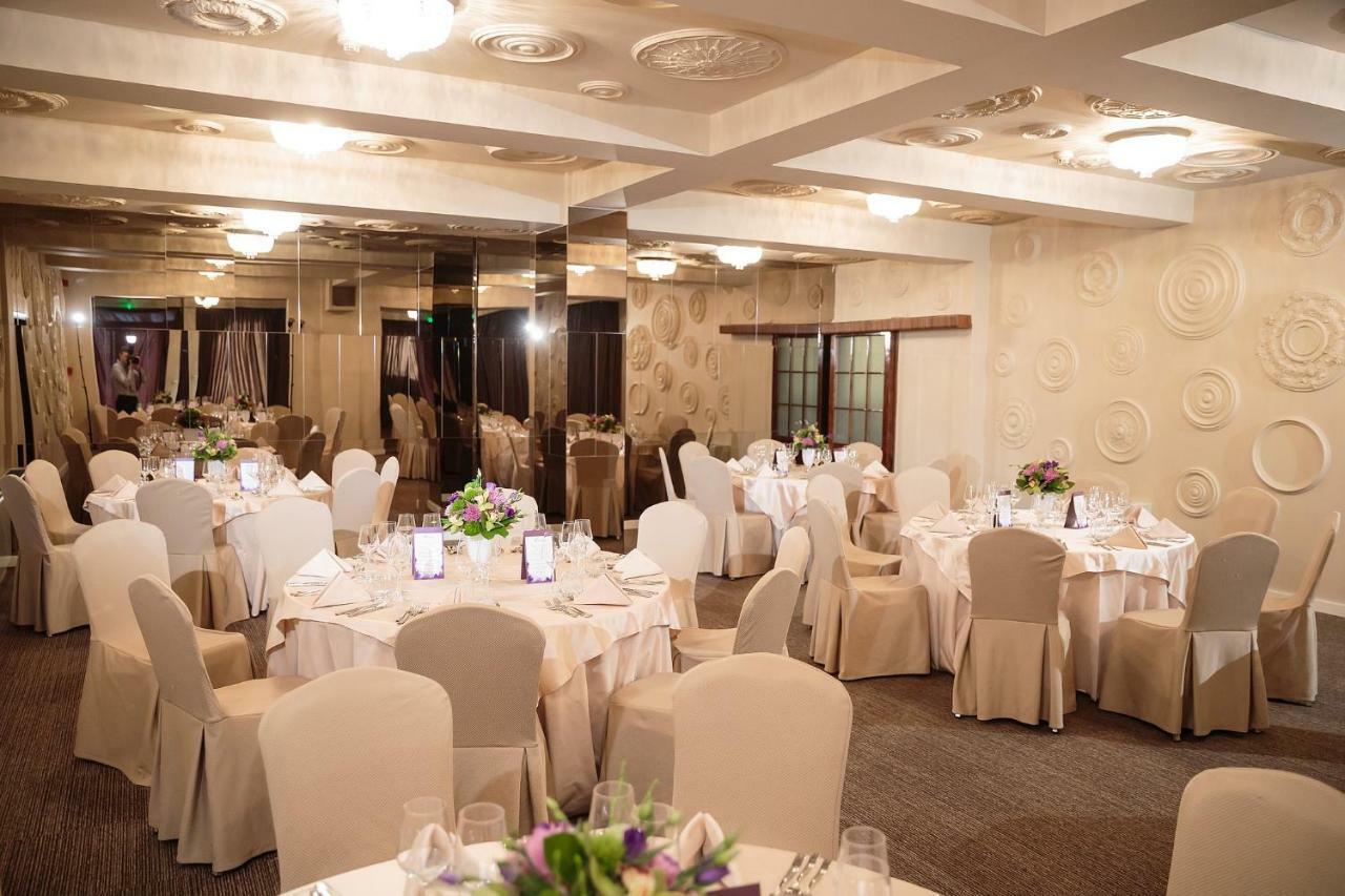 Little Texas Iasi Hotel Екстериор снимка