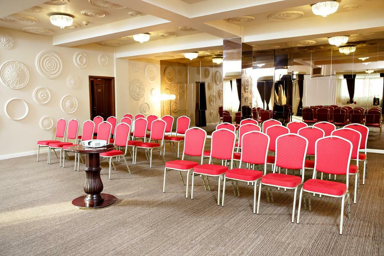Little Texas Iasi Hotel Екстериор снимка