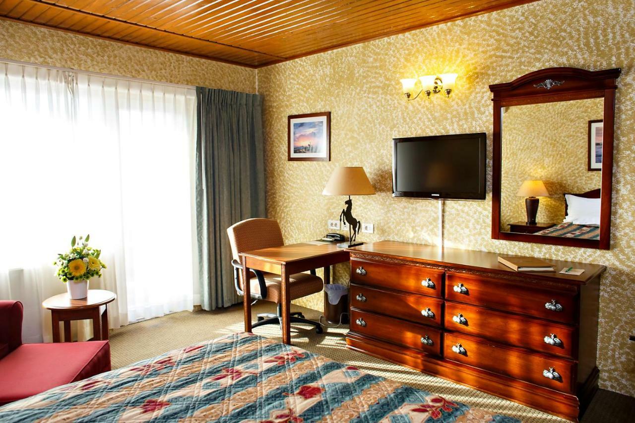 Little Texas Iasi Hotel Екстериор снимка