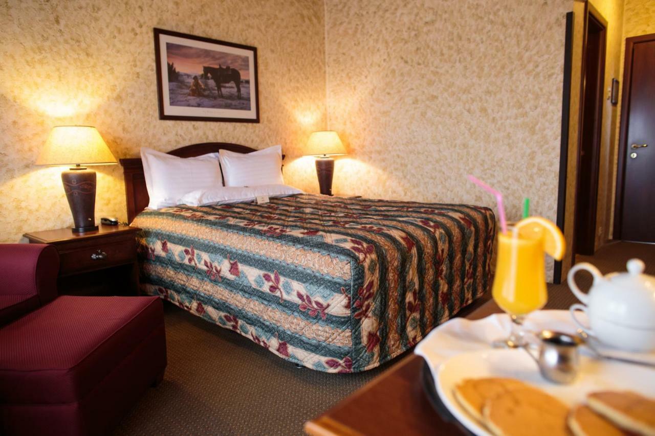 Little Texas Iasi Hotel Екстериор снимка